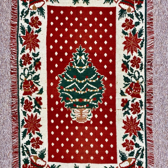 Christmas woven hearth rug, festive entry floor mat, fringed handmade - Picture 1 of 10